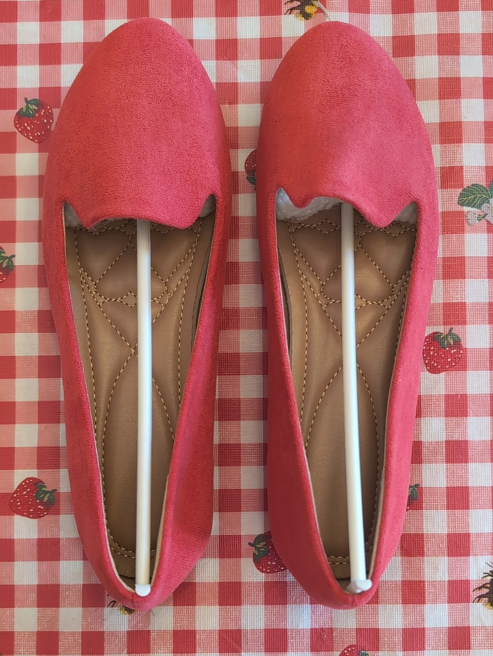 Scalloped Edge Pink Suede Ballet Flats